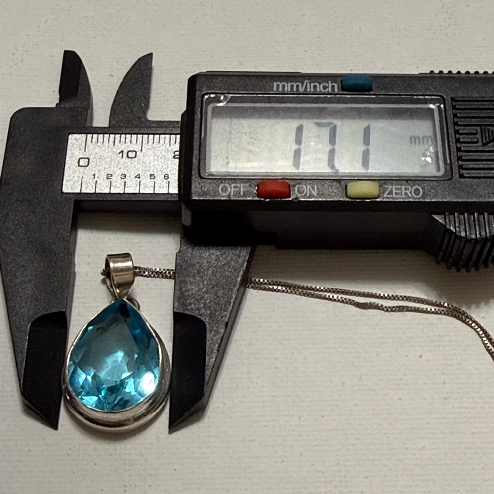 Elegant Sterling Silver 925 Teardrop Blue Crystal Pendant Necklace 17’ in chain - Picture 11 of 12